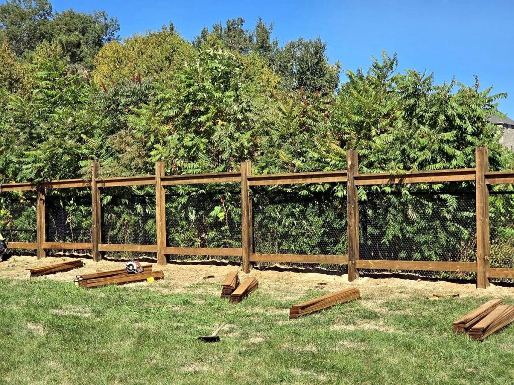 Wood Privacy Fence in Caledon — photo 2